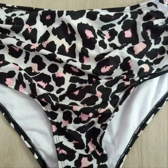 AMAZON | Women's Animal Print High-Cut Tummy  Control Bikini Bottoms - Picture 3 of 4